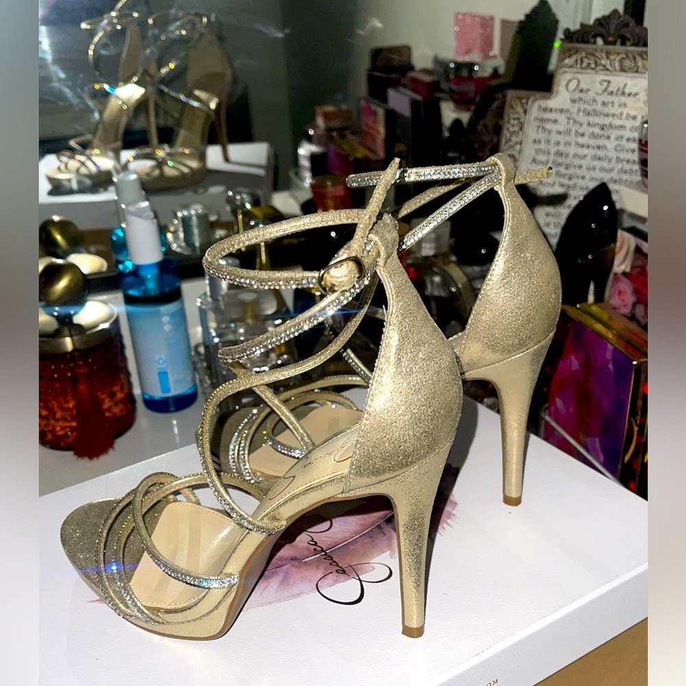 Jessica Simpson, beautiful sparkling heels